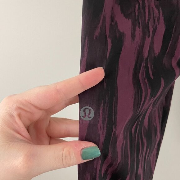 Lululemon &go City Joggers Painted Animal Bordeaux Drama Black Size 6 - Picture 2 of 6